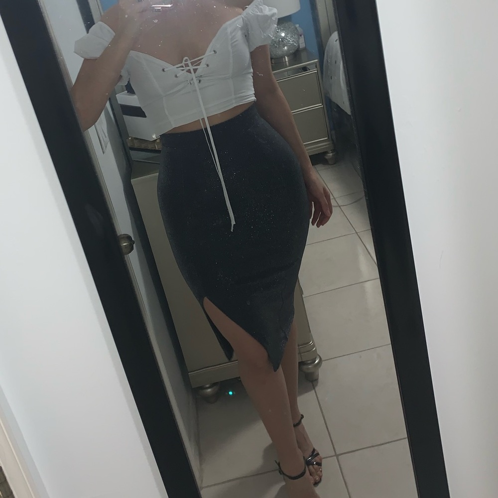 H&M skirt 🤍🖤